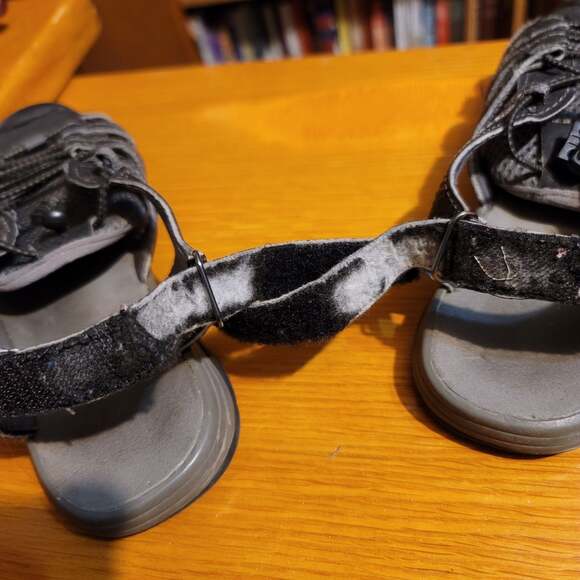 Eddie Bauer youth water shoe - Picture 4 of 8